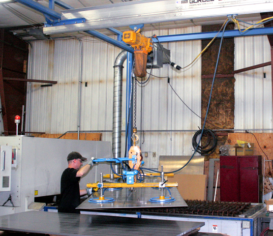 Wazee Crane Services is committed to quality, reliable service and workmanship.